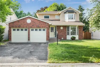 Detached in South of Baseline to Knoxdale