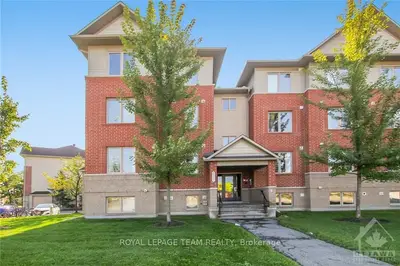 Condo Apartment in Barrhaven