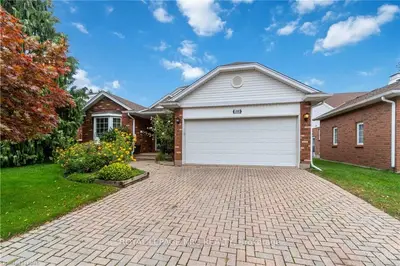 Detached in Lincoln