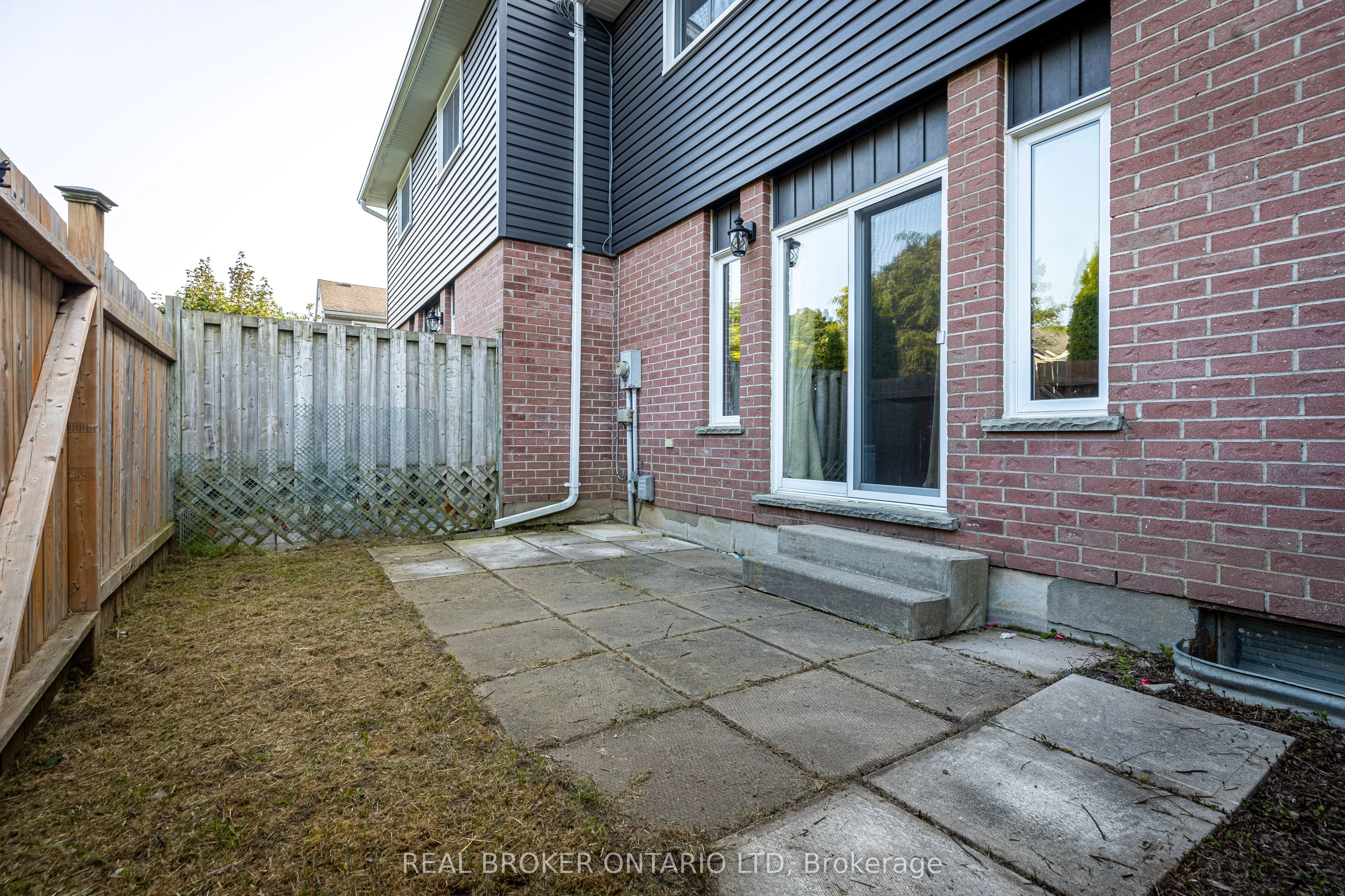 131 Bonaventure Drive 4, London East, ON N5V 4H8