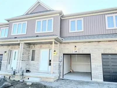 Att/Row/Townhouse in Hamilton