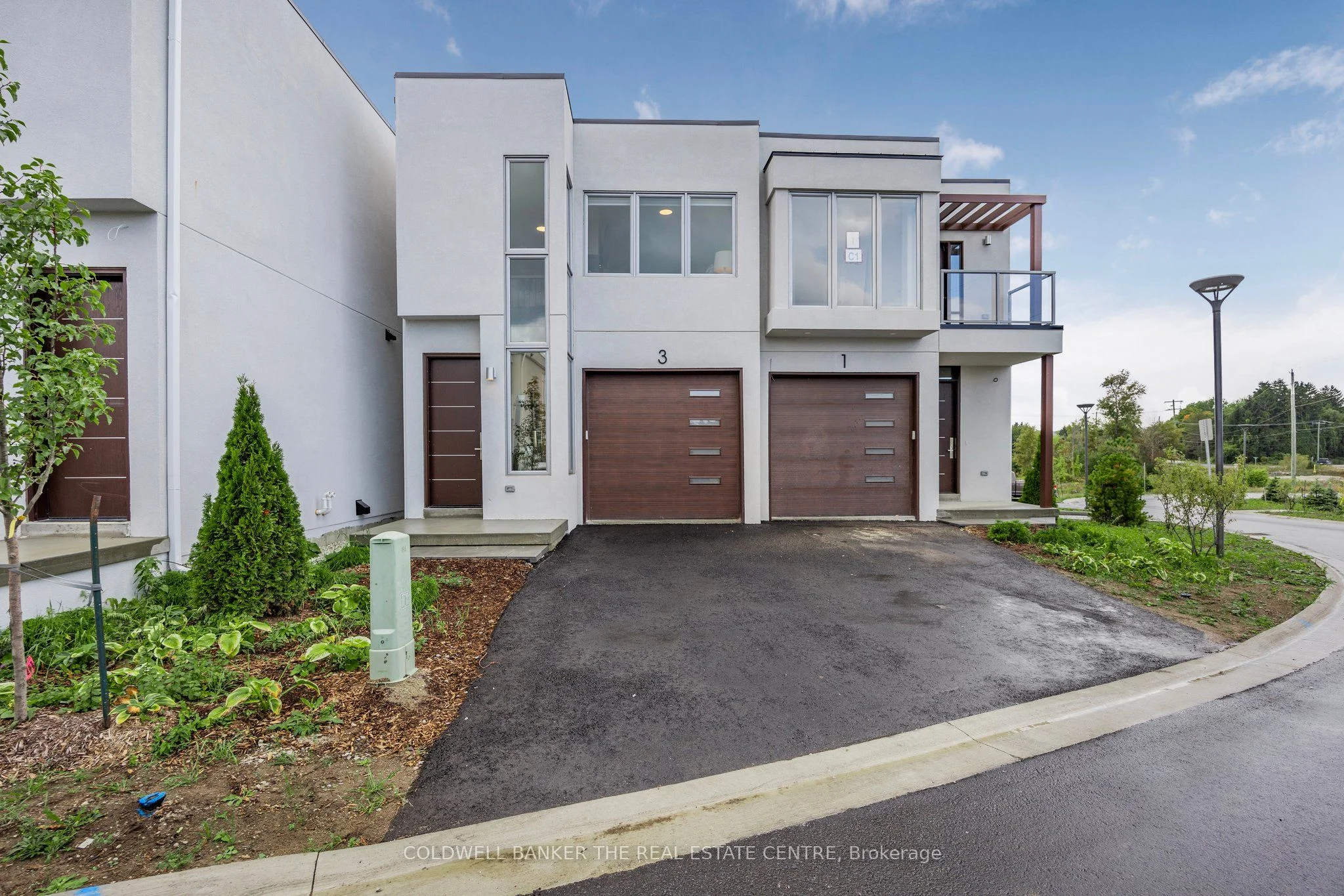 Att/Row/Townhouse in Blue Mountains