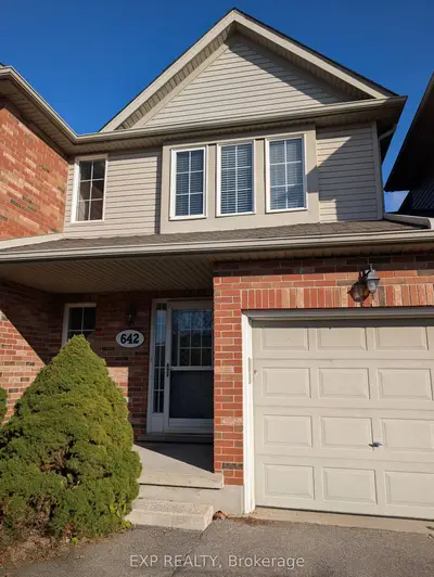 Att/Row/Townhouse in Waterloo