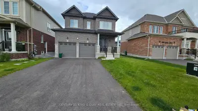 Detached in Niagara Falls