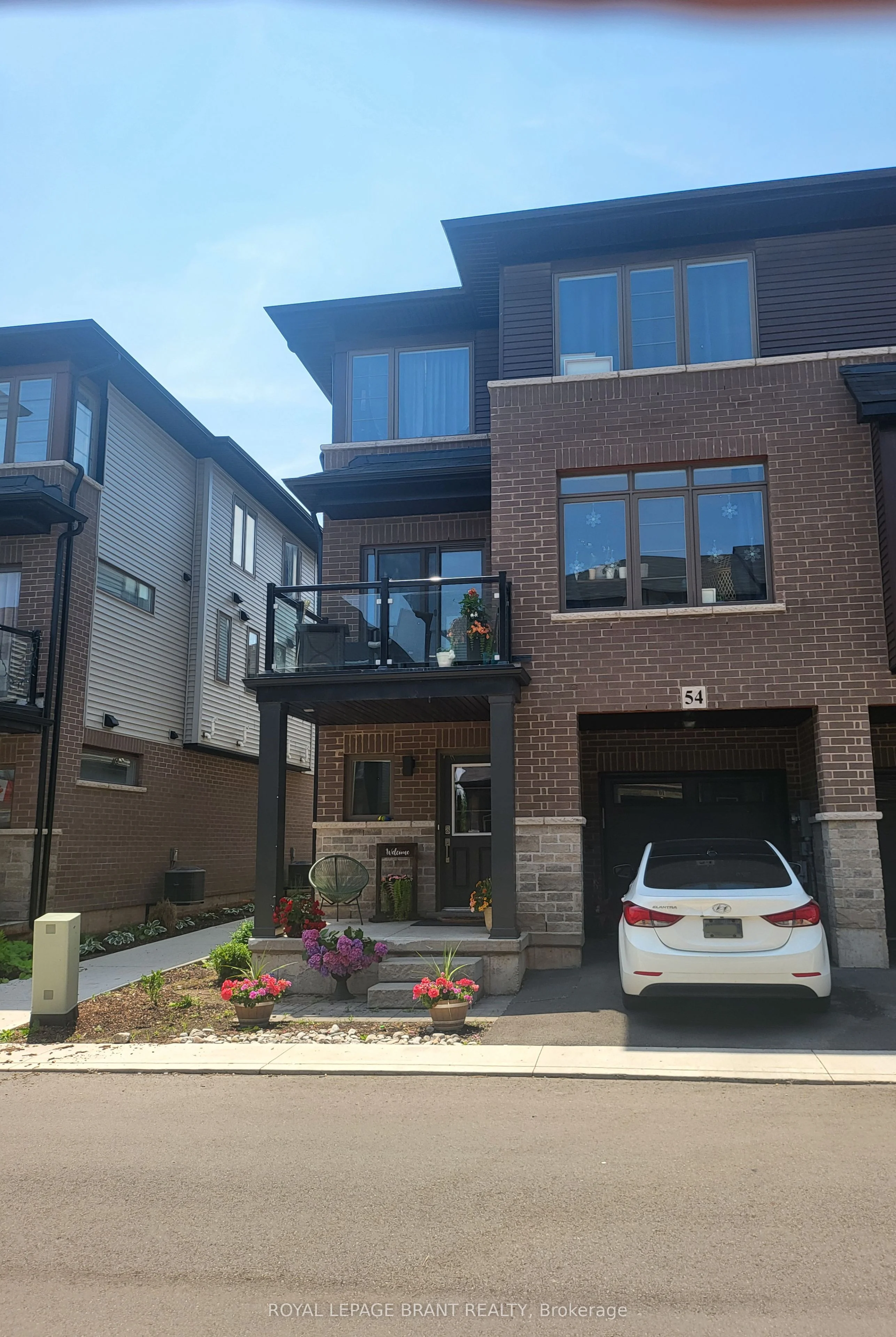Condo Townhouse in Hamilton