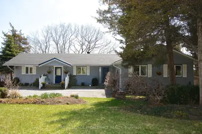 60 Island Road, Prince Edward County, On K0k 2t0
