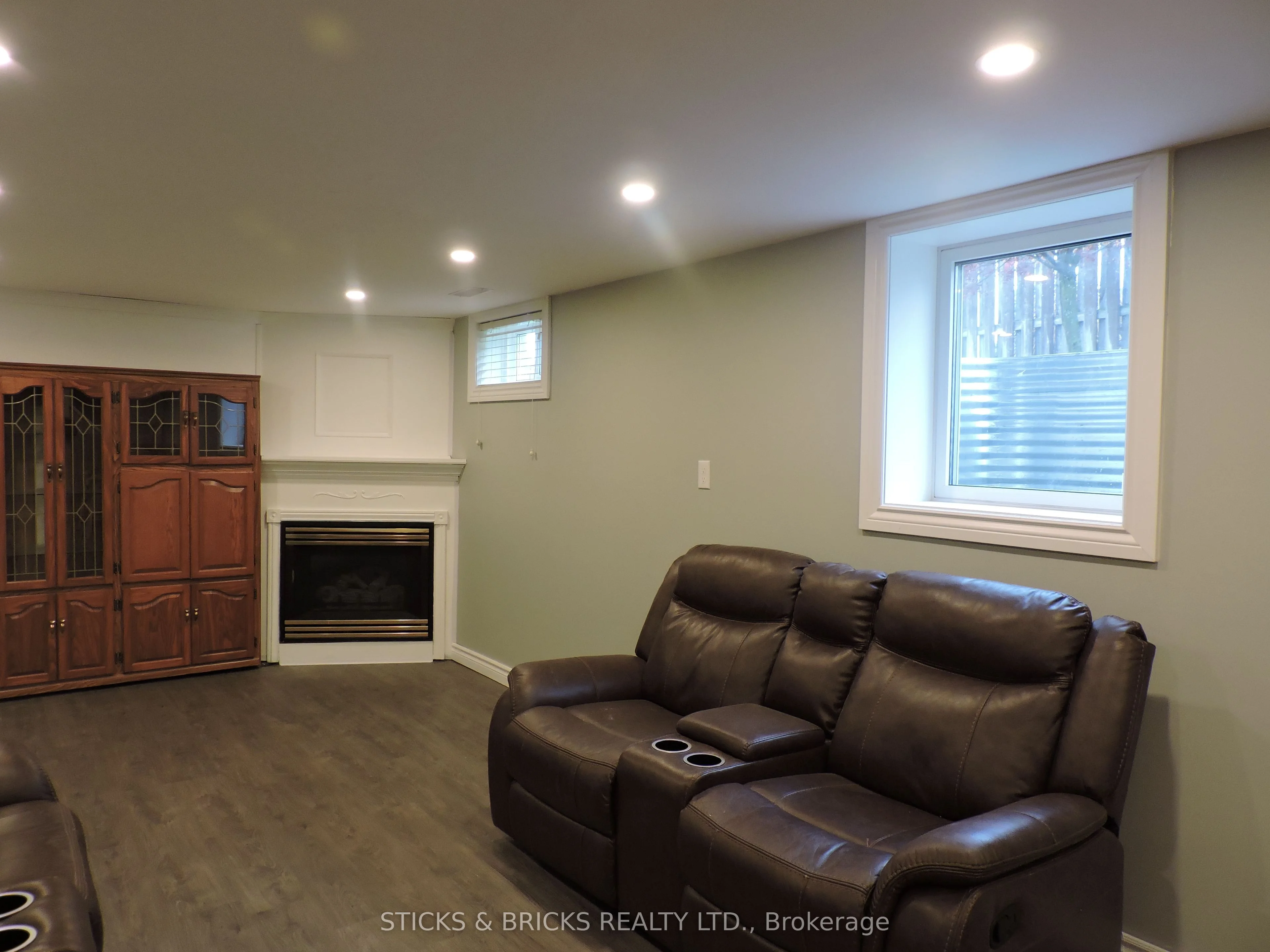 3137 Kingswood Crescent lower, Niagara Falls, ON L2J 2H5