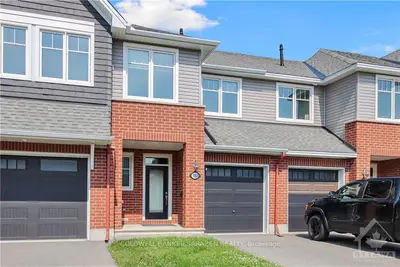 Att/Row/Townhouse in Blossom Park - Airport and Area