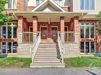 Condo Apartment in Barrhaven