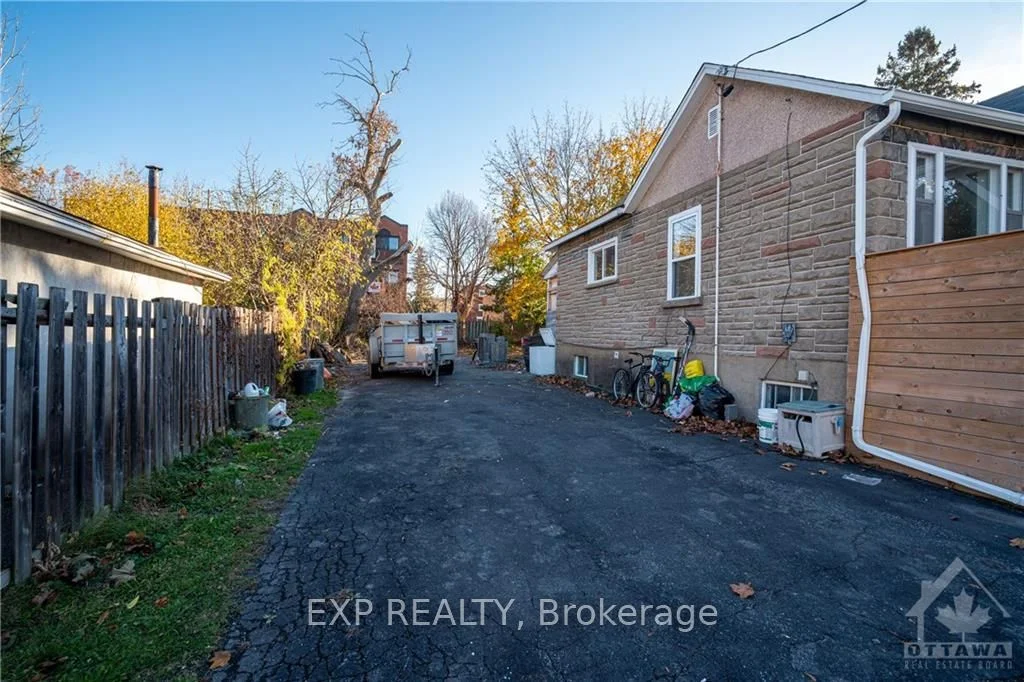 1352 RAVEN Avenue, Carlington - Central Park, ON K1Z 7Y2