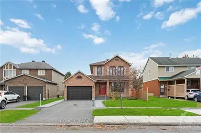 Detached in Hunt Club - South Keys and Area