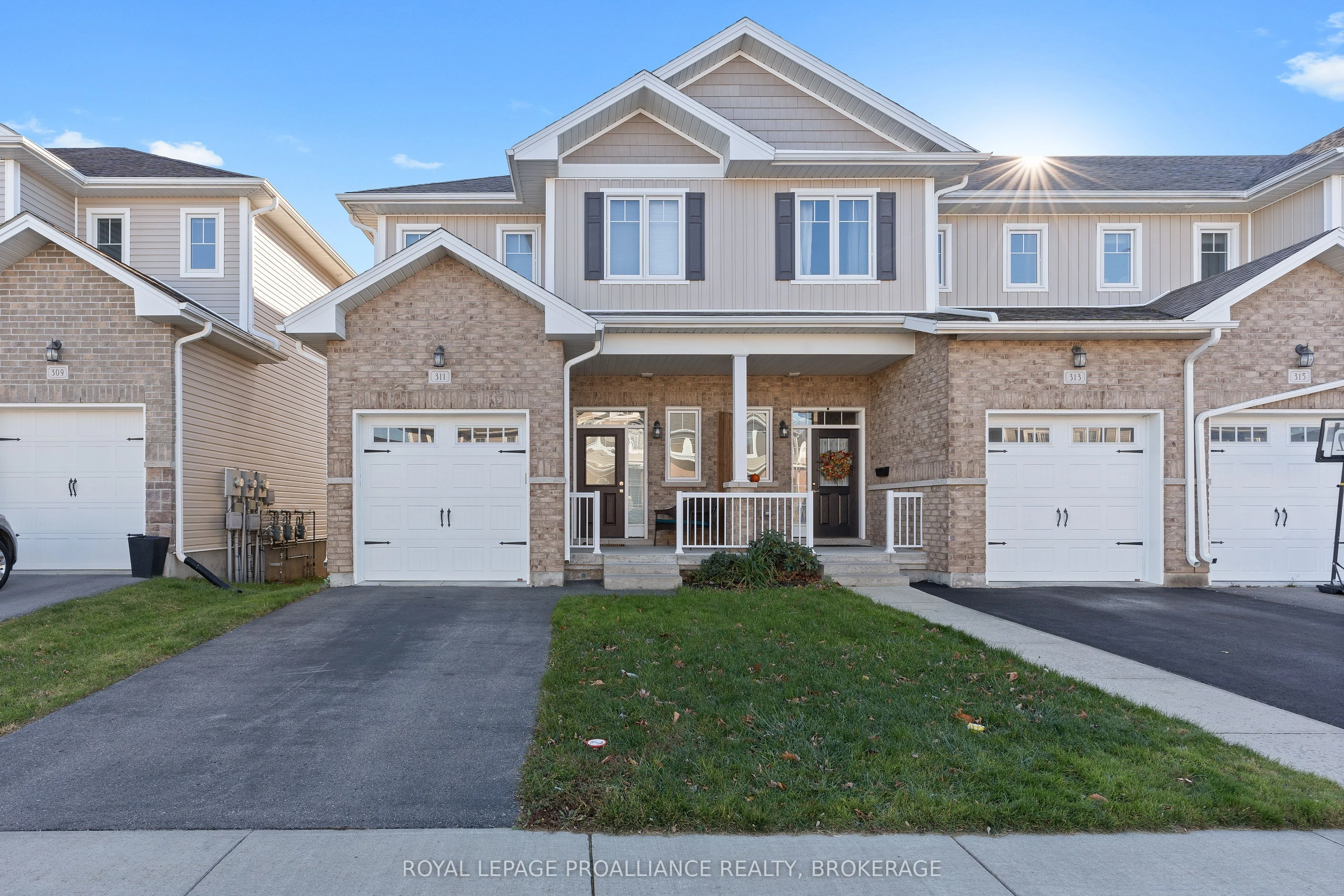 Att/Row/Townhouse in Kingston