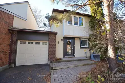 Att/Row/Townhouse in Barrhaven