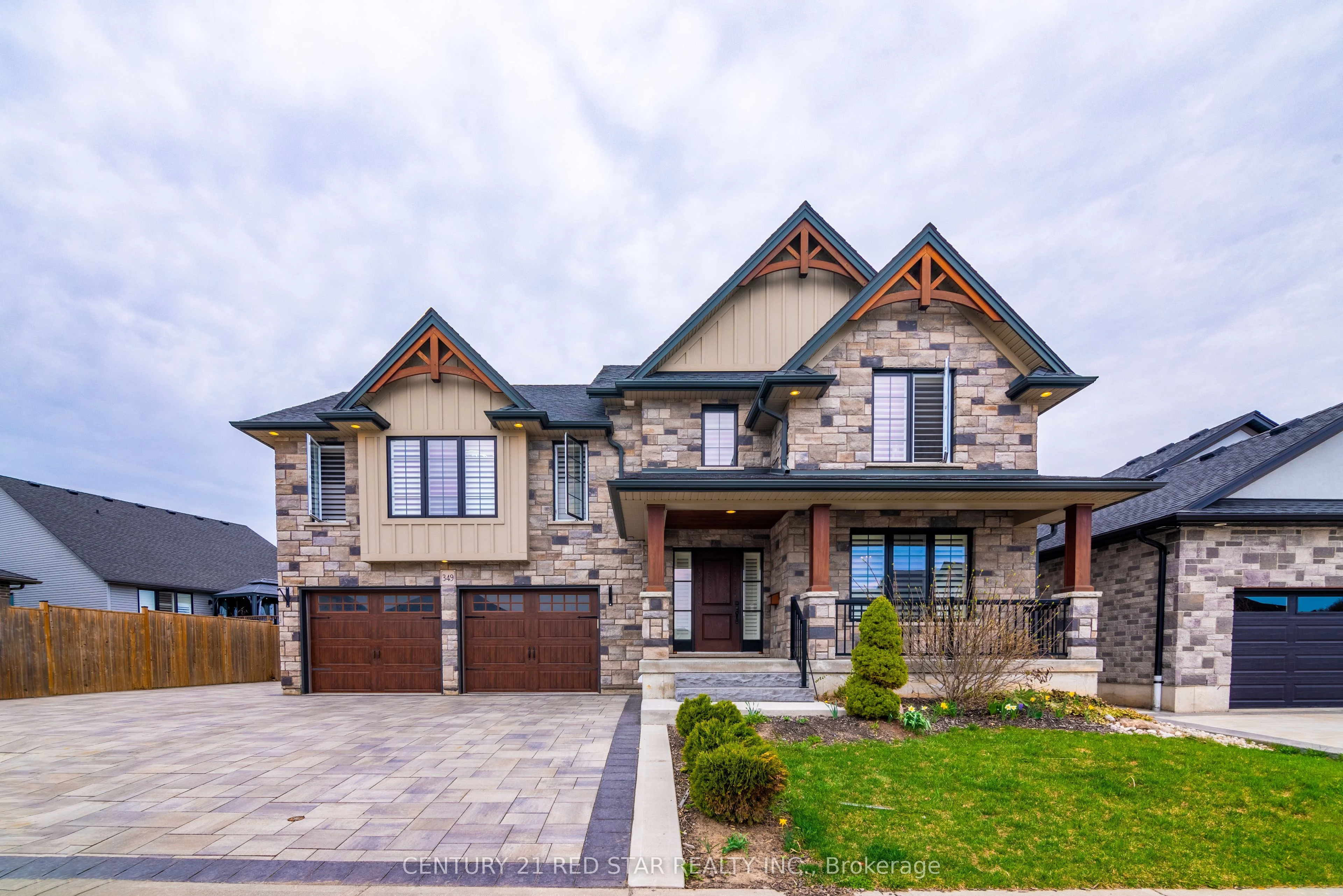 Detached in Woodstock