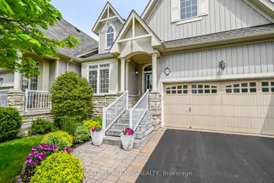 Att/Row/Townhouse in Welland