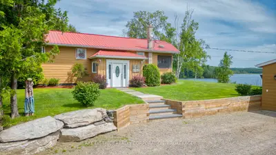 Detached in Frontenac