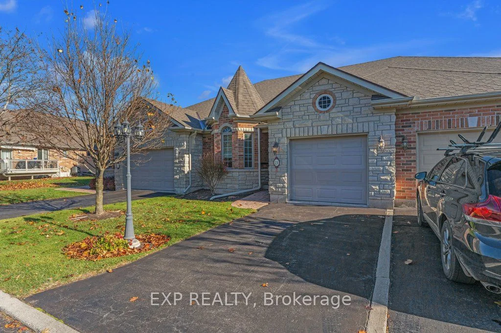 Condo Townhouse in Belleville