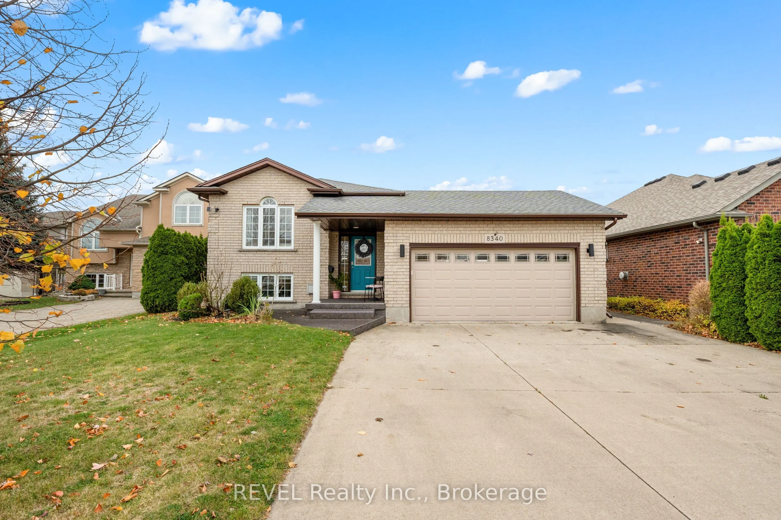 Detached in Niagara Falls