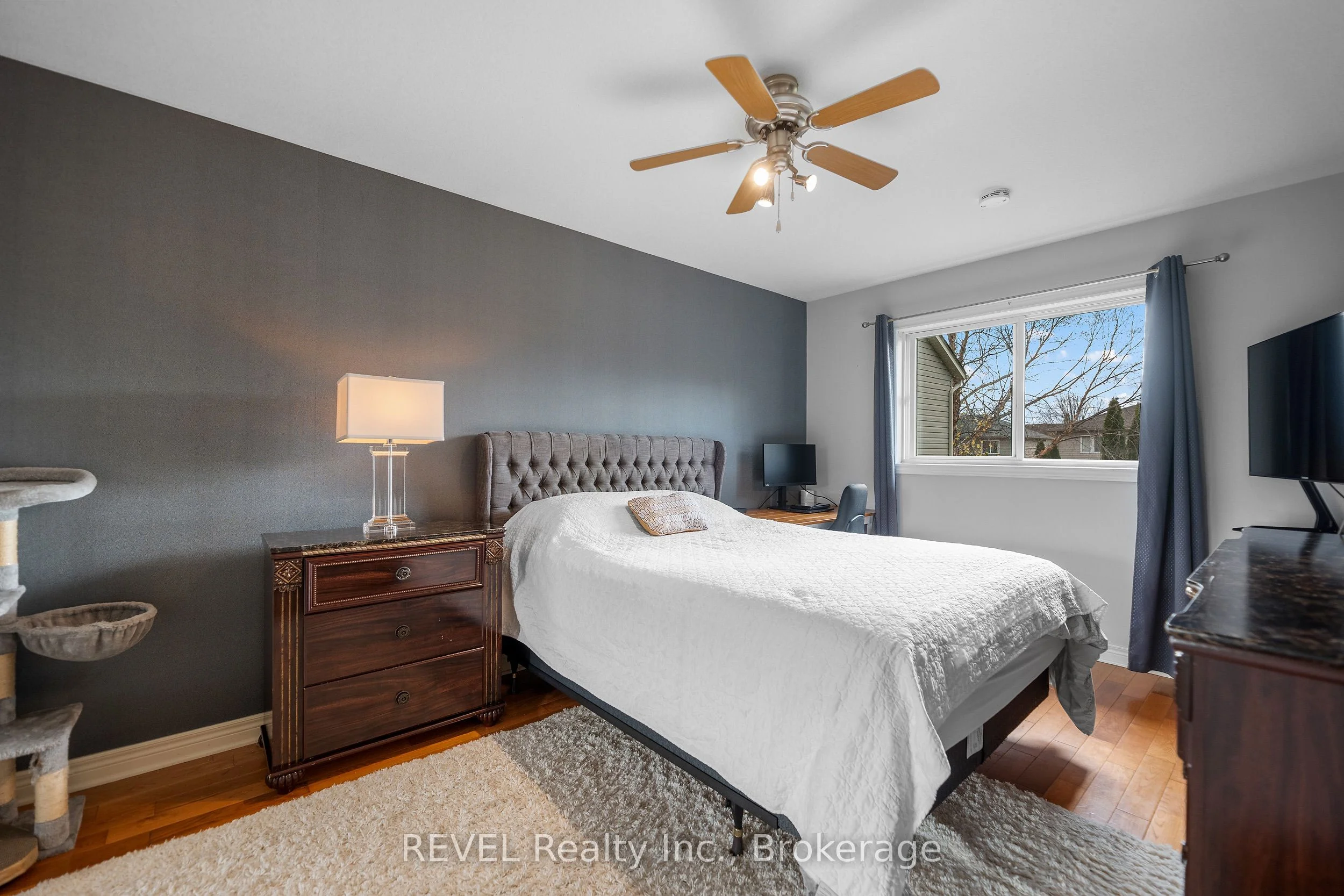 8340 Mullen Court, Niagara Falls, ON L2H 3M8
