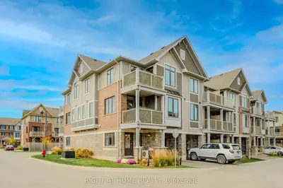 Condo Townhouse in Hamilton