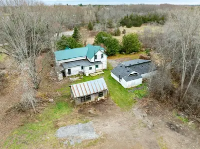Detached in Tyendinaga