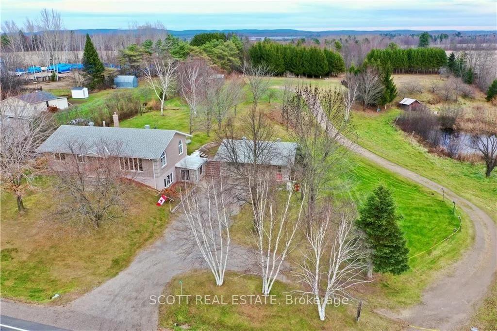 Detached in Laurentian Valley