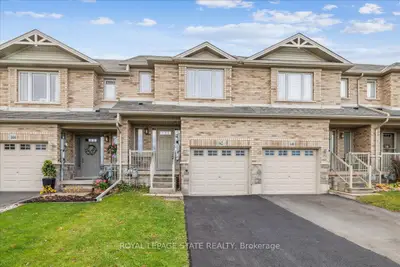 Att/Row/Townhouse in Hamilton