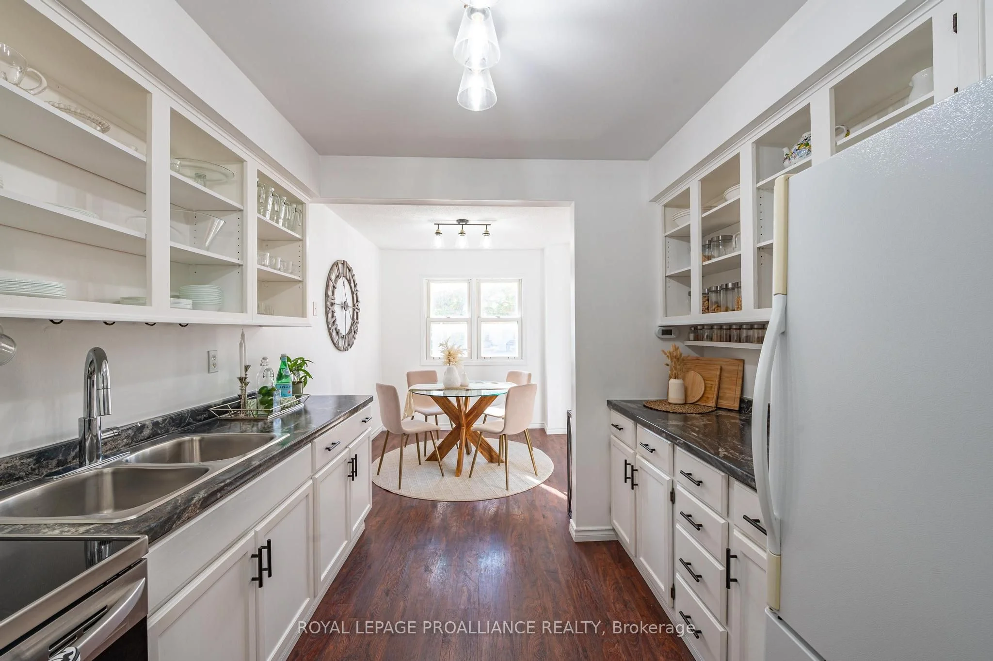 Att/Row/Townhouse in Cobourg