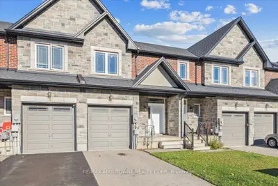 Att/Row/Townhouse in Hamilton