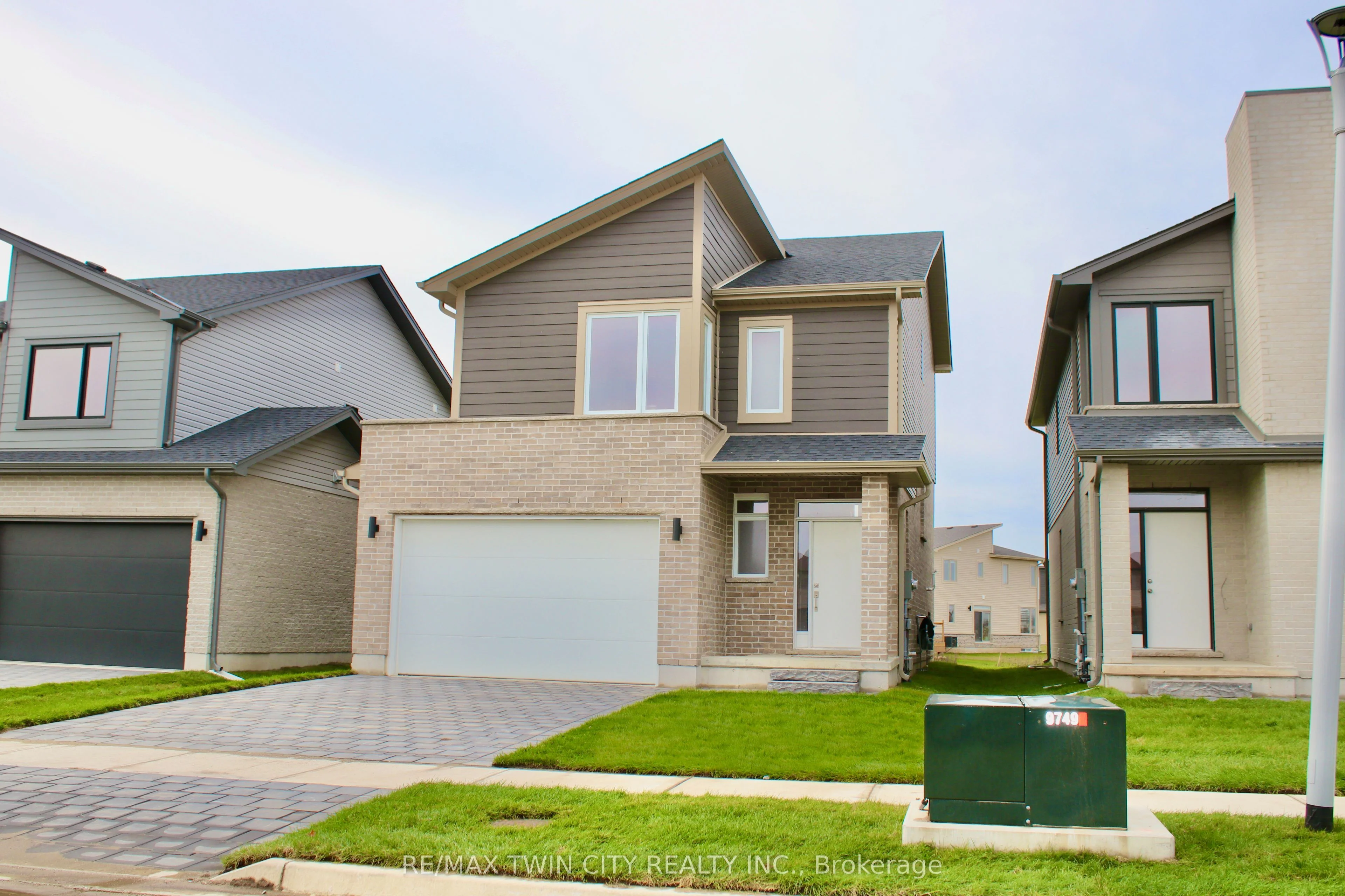 2294 Southport Crescent N, London South, On N6m 0a1