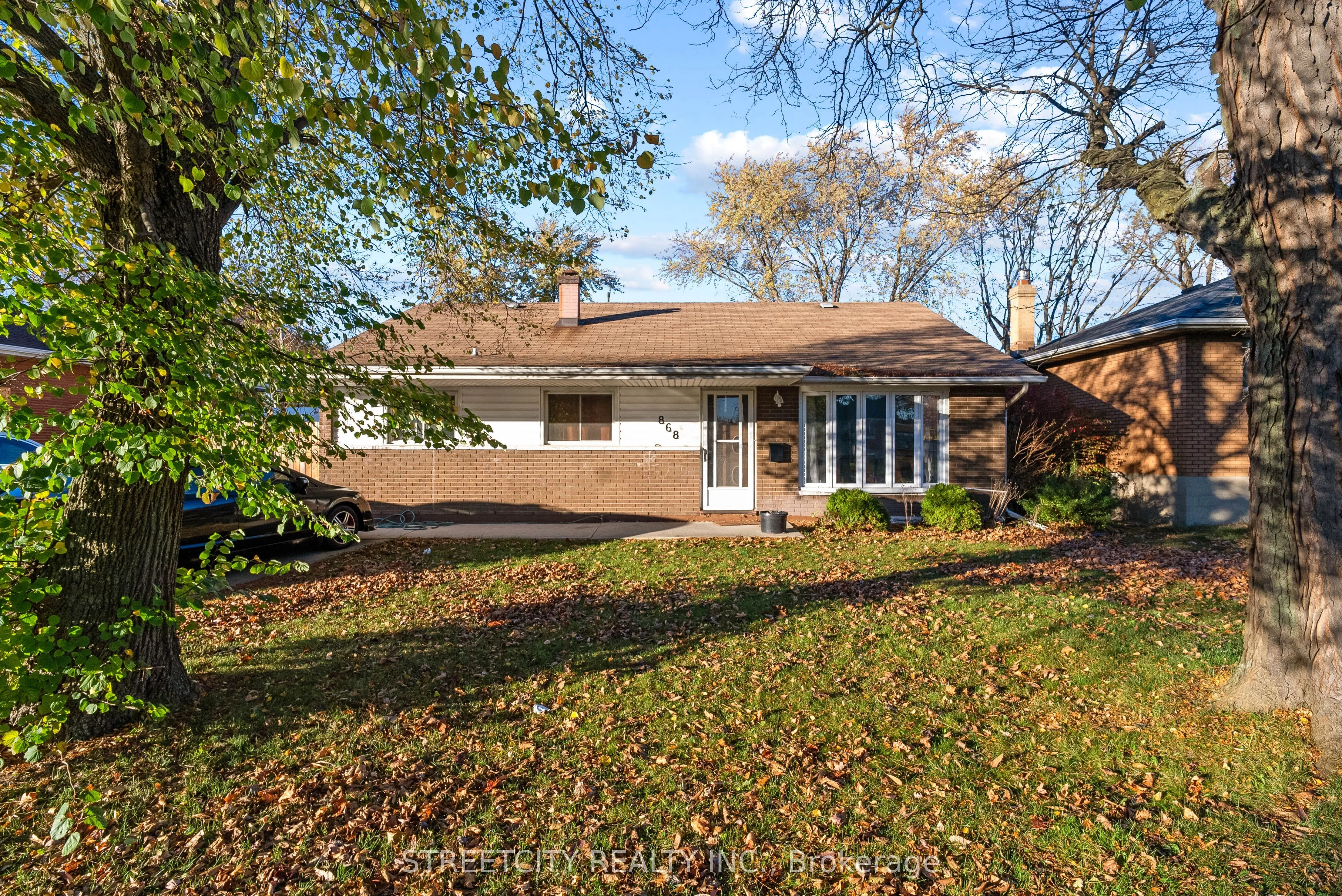 Detached in Sarnia