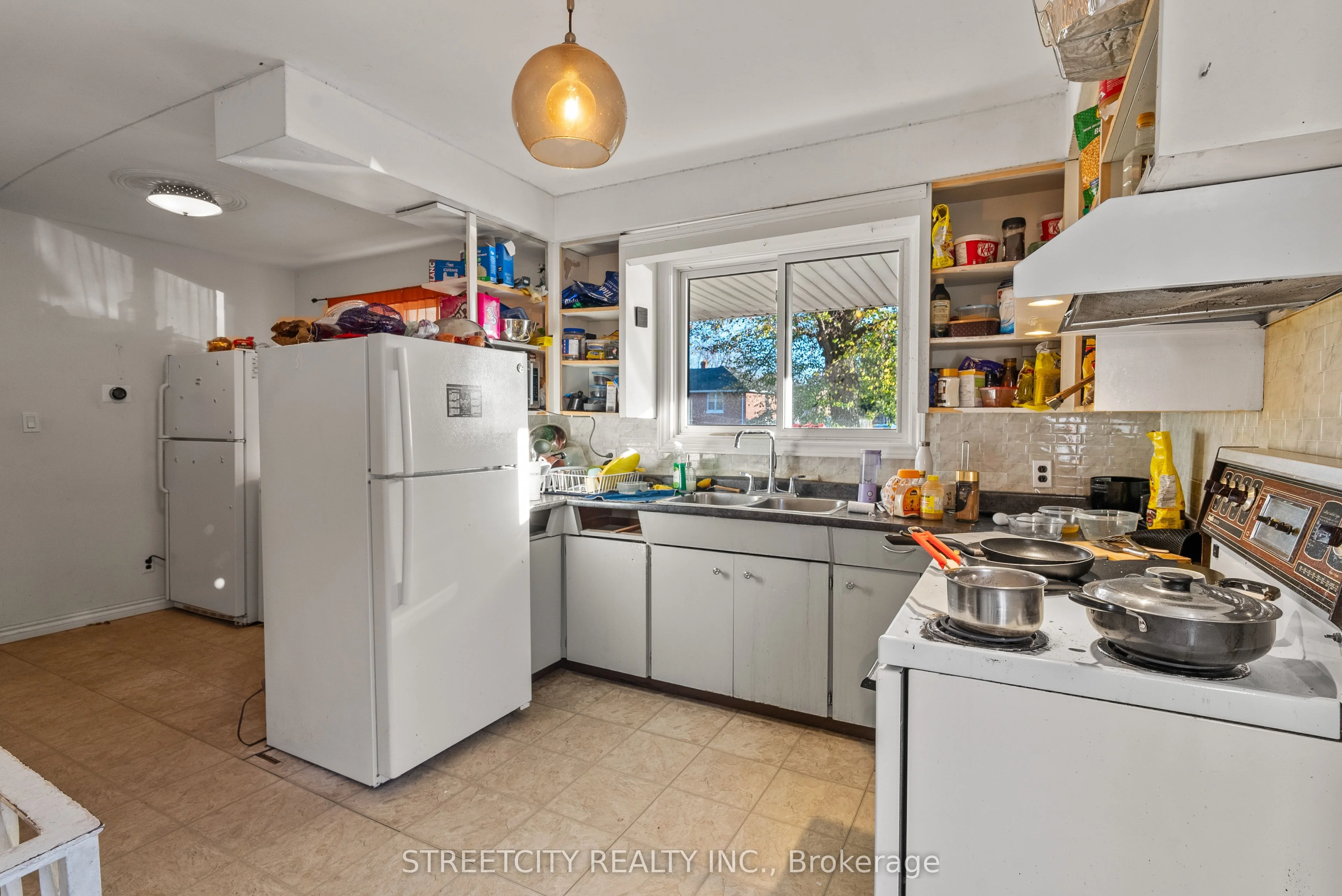 868 Wellington Street, Sarnia, ON N7T 1J5