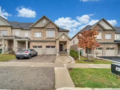 Att/Row/Townhouse in Guelph