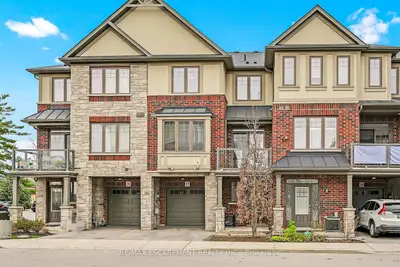 Att/Row/Townhouse in Hamilton