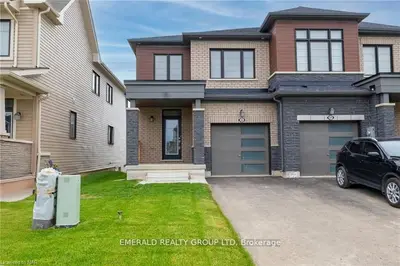 Att/Row/Townhouse in Thorold