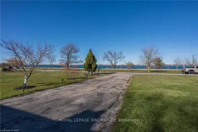 1291 Niagara Parkway, Fort Erie, On L2a 5m4