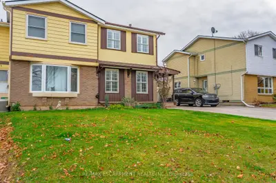 Att/Row/Townhouse in Brantford