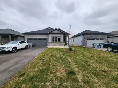 Detached in North Perth
