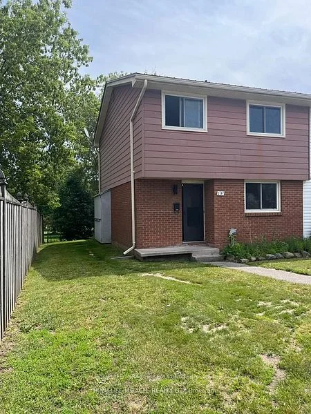 Condo Townhouse in Belleville