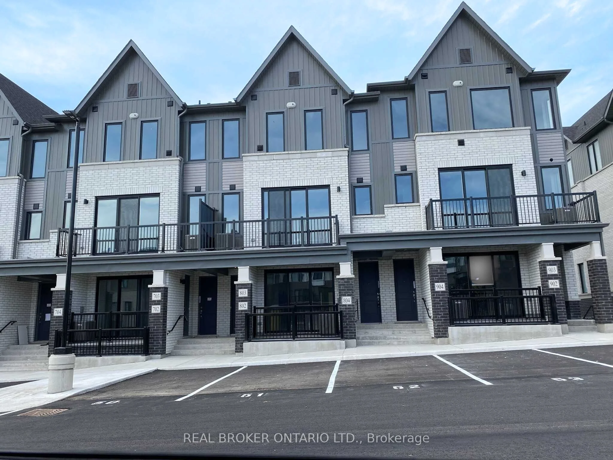 Condo Townhouse in Cobourg