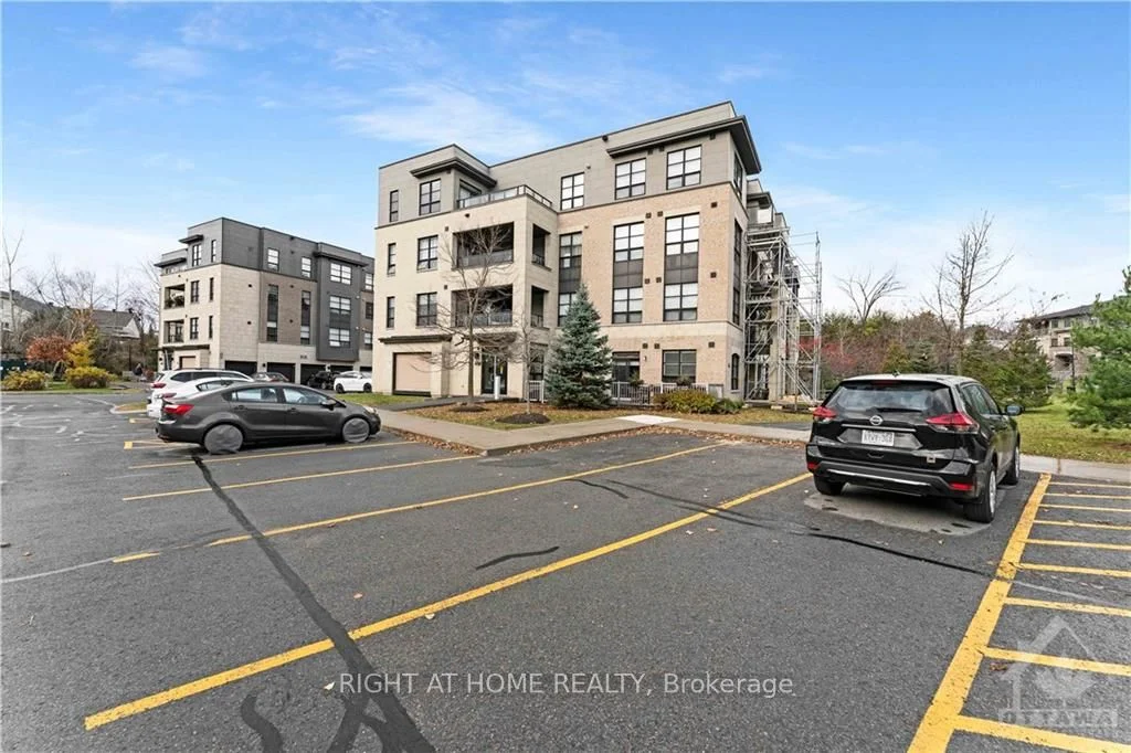 100 MONTBLANC Way 403, Orleans - Convent Glen and Area, ON K1C 0B3