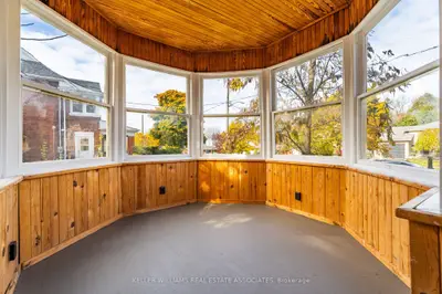 Detached in Brantford