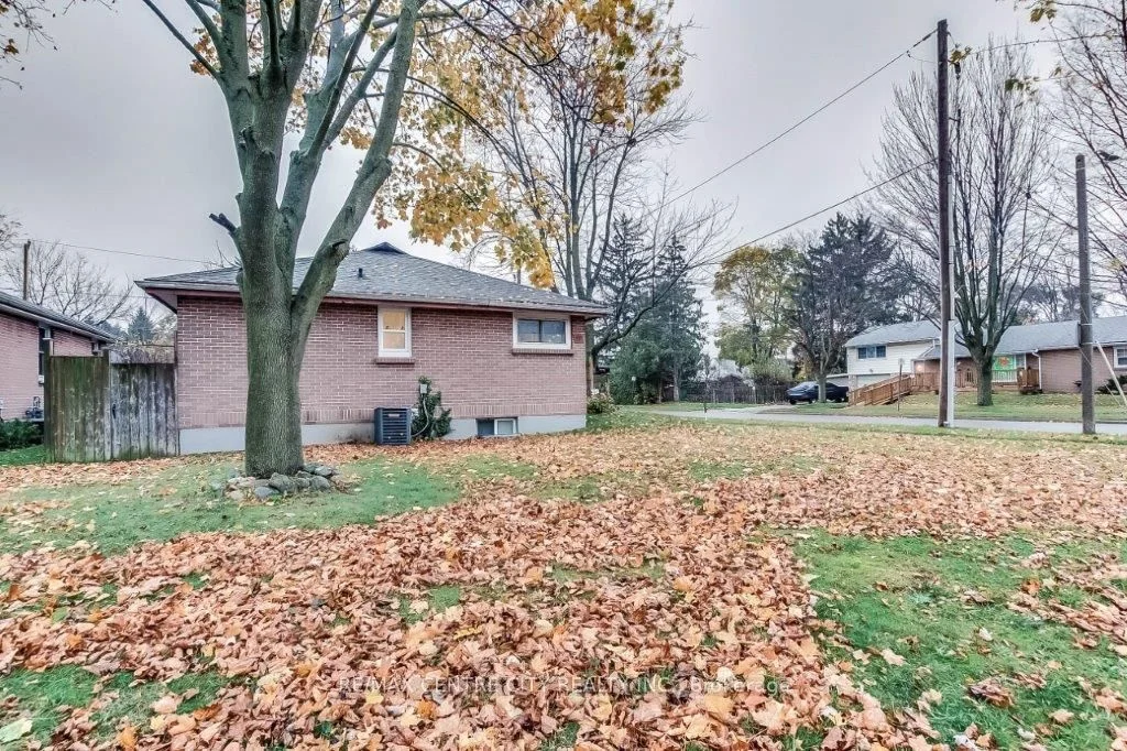 31 Stevenson Avenue, London East, ON N5W 1Y4