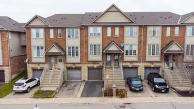 Att/Row/Townhouse in Hamilton