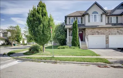 Att/Row/Townhouse in Waterloo