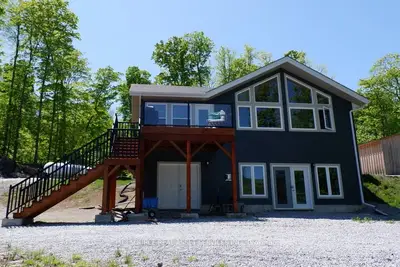 Detached in Frontenac
