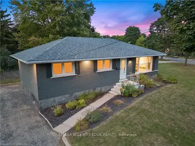 Detached in Brantford