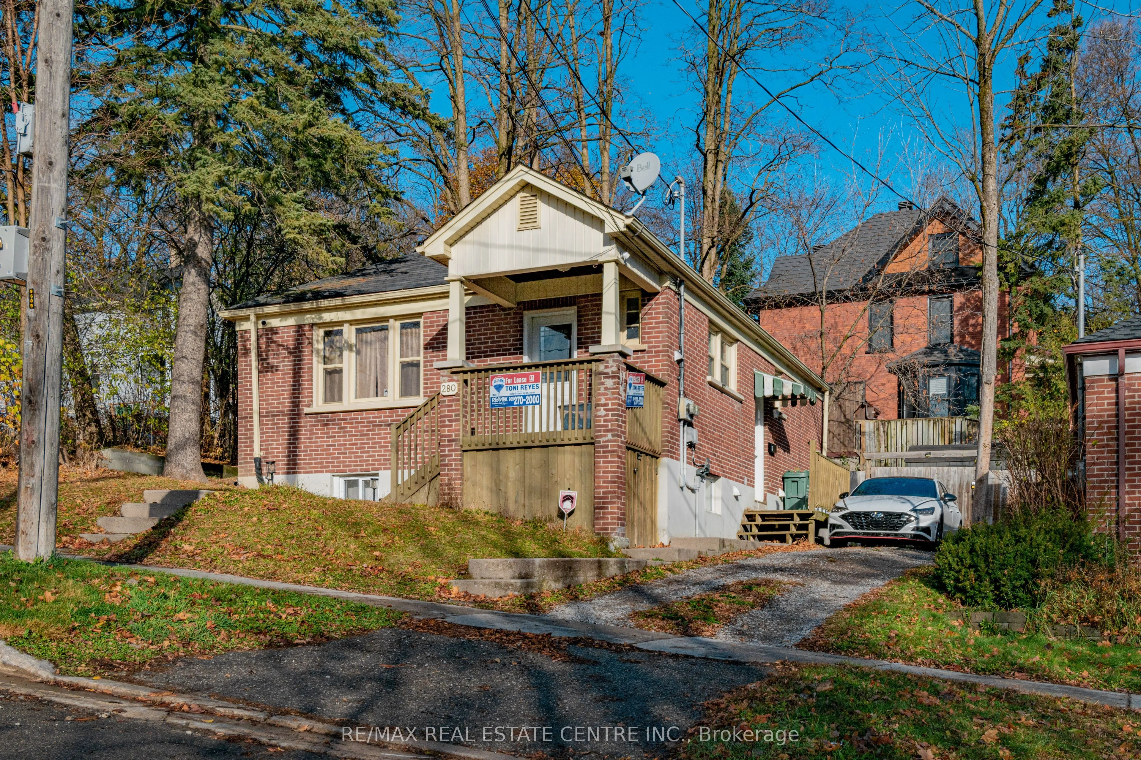 280 London Street Room, Peterborough, On L5c 4e9