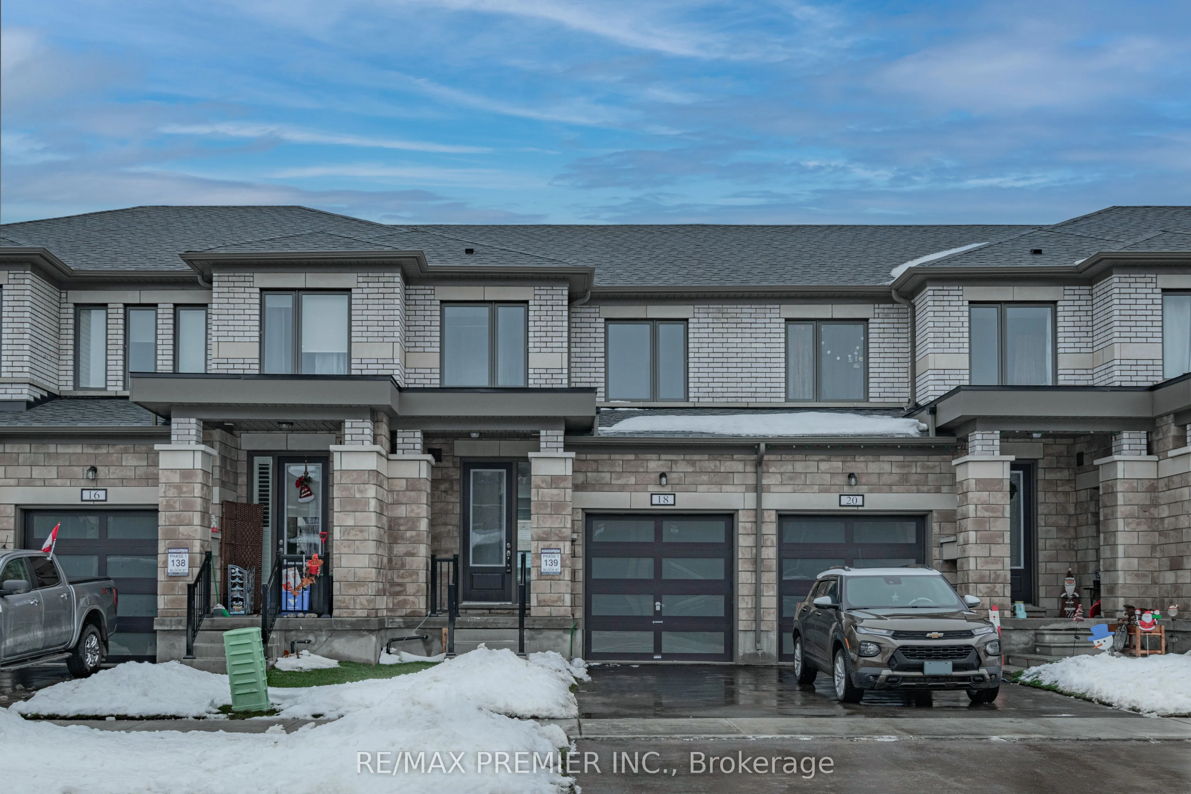 18 Keenan Street, Kawartha Lakes, On K9v 0r4