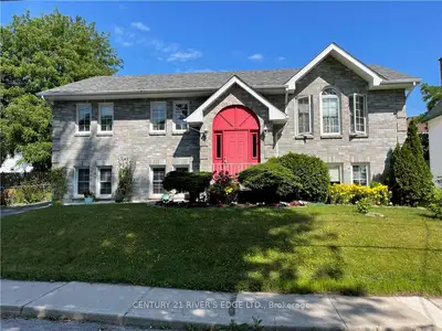 Duplex in Brockville